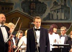 Головний диригент – заслужений діяч мистецтв України – Олександр Дяченко